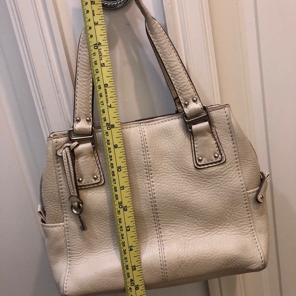 Fossil Purse handbagSoft Creamy Leather Shoulder bag includes strap,  3+pockets - Picture 9 of 17